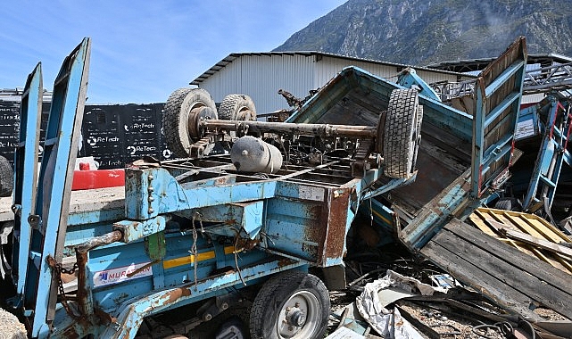 manisa-buyuksehir-hurda-arac-ve-malzemeleri-mkeye-devrediyor-P4GQhT8g.jpg