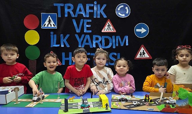 trafik-kurallarini-eglenerek-ogrendiler-Ylmi984T.jpg